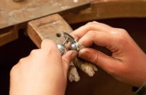 CNC Machining Is Popular Among Jewelry Makers